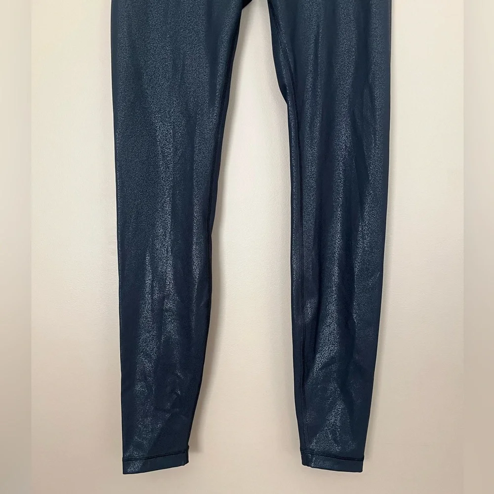 {Lululemon} Wunder Under High-Rise Tight 28" Leggings in Foil Print Black - 6 - Picture 3 of 11